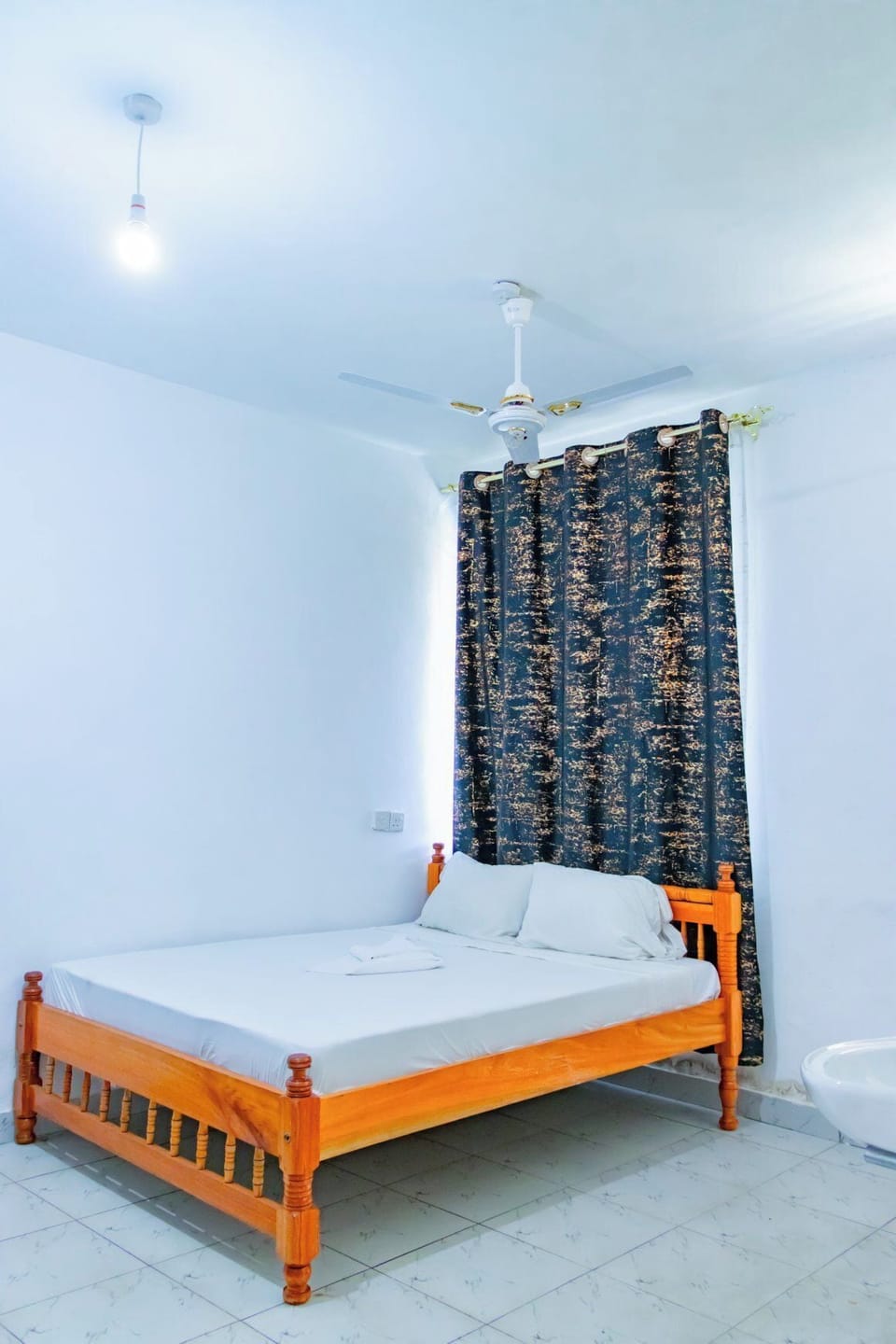 Deluxe Single Room | Individually decorated, individually furnished, free WiFi, bed sheets
