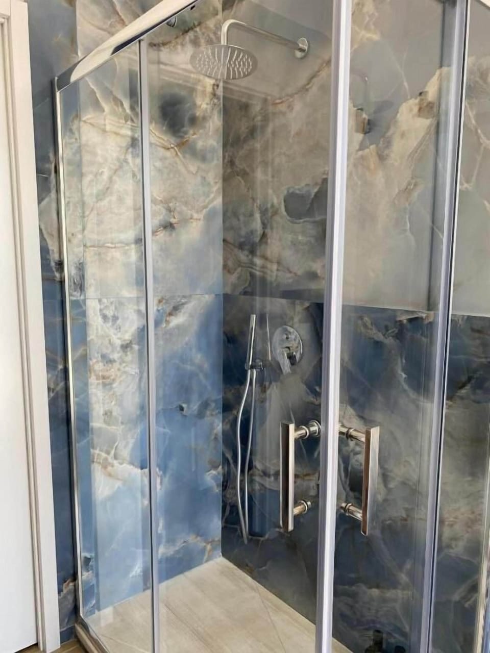 Deluxe Double Room, Balcony, City View | Bathroom | Slippers, bidet