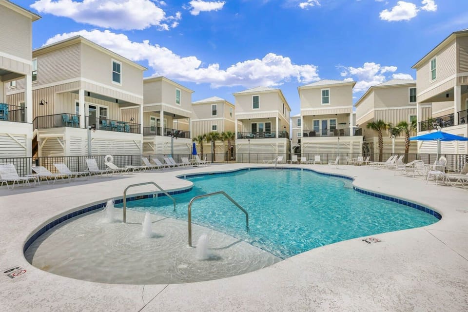 House | 4 bedrooms, desk, high-speed internet