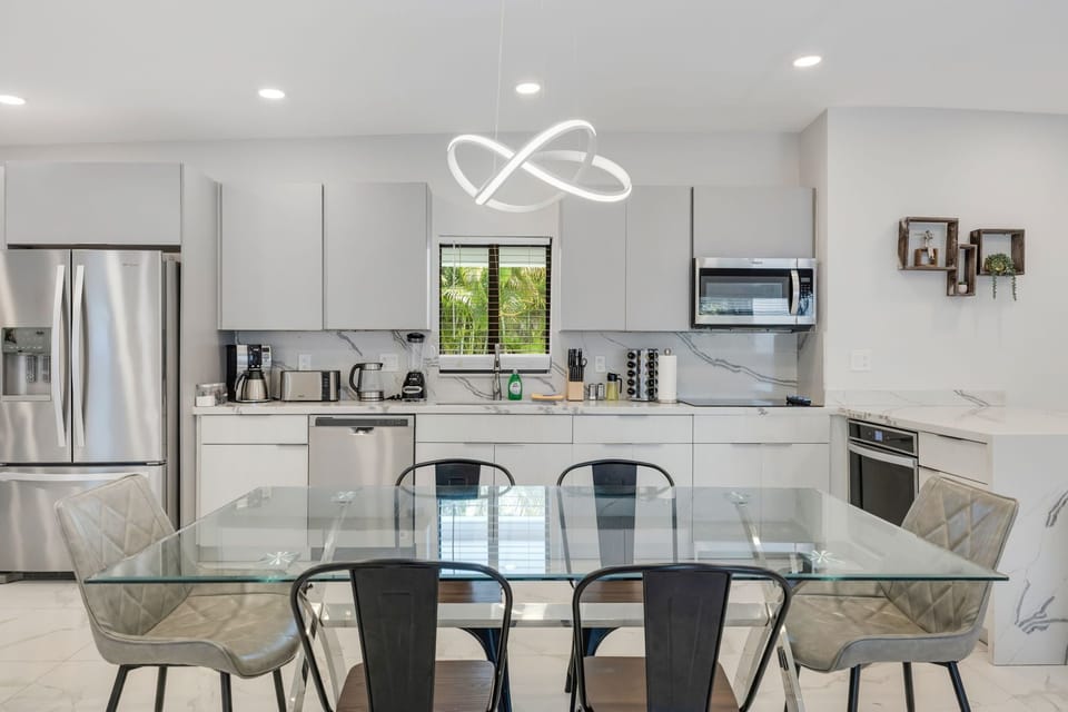 Comfort Room | Dining room