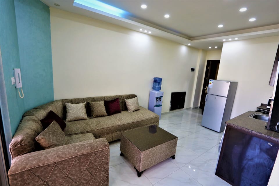 Studio, Balcony, City View | Living area
