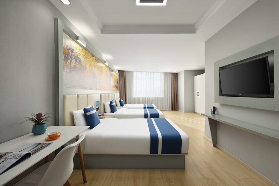 Family Triple Room | Living area | Printers