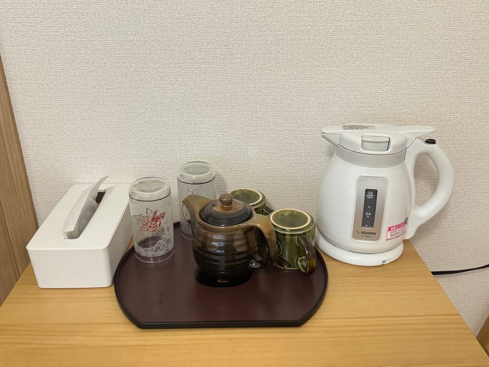 Desk, WiFi (free)