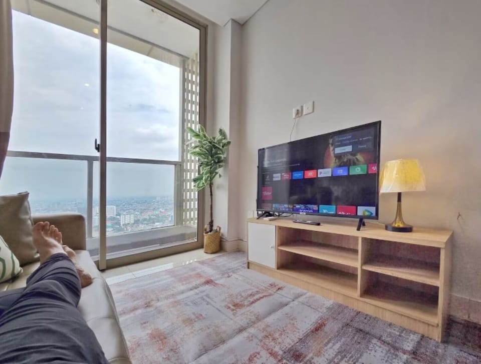Apartment, 3 Bedrooms, City View | Desk, iron/ironing board, free WiFi