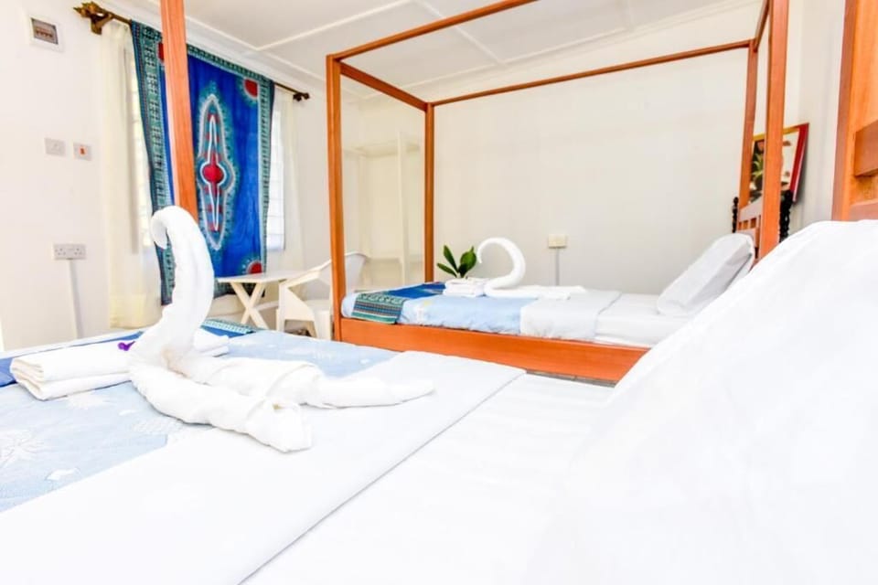 Deluxe Twin Room | Free WiFi, bed sheets