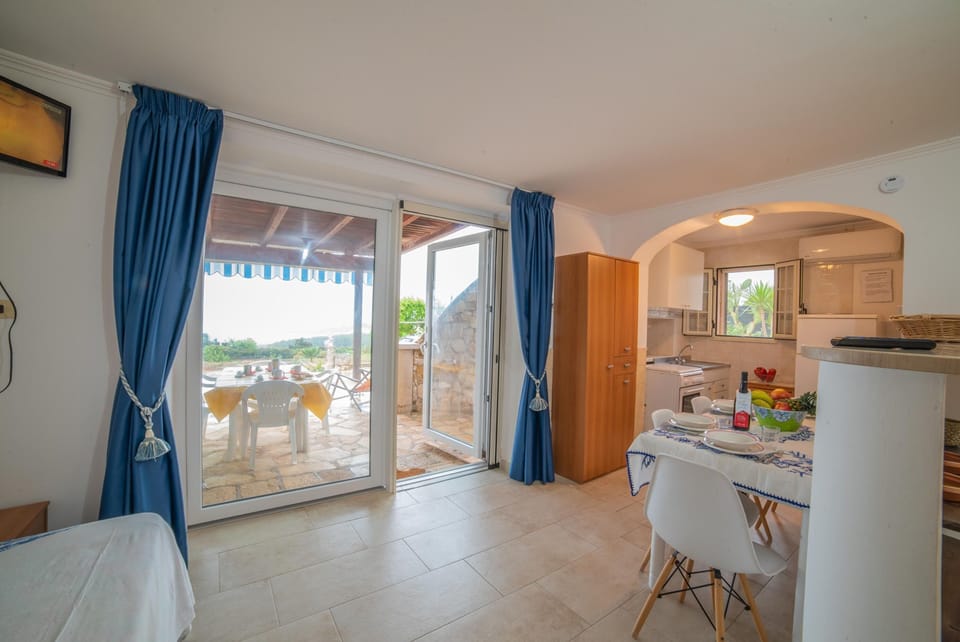 House | 1 bedroom