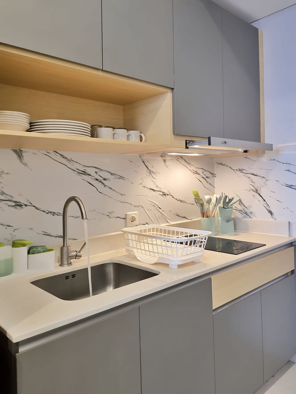 Mini-fridge, stovetop, cookware/dishes/utensils