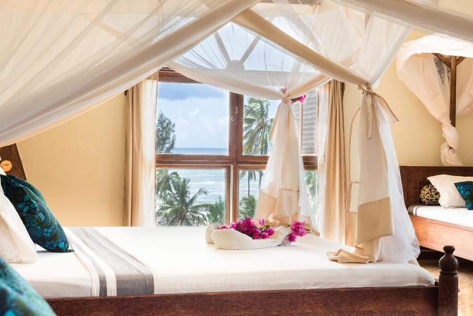 Laptop workspace, free WiFi, bed sheets