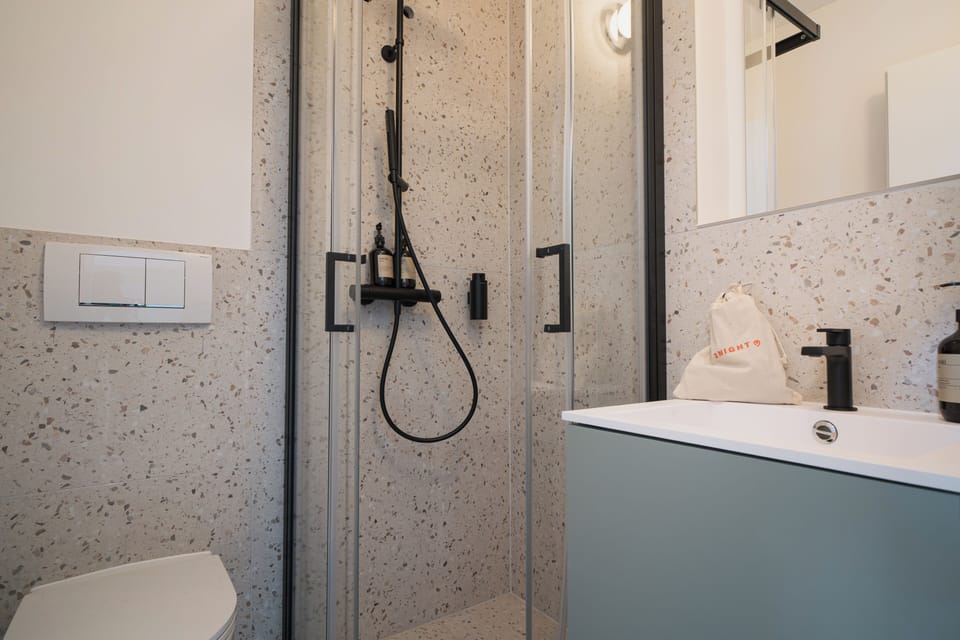 Single Room | Bathroom