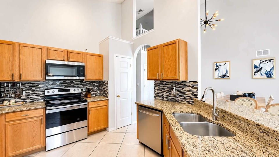 House, Multiple Beds, Pool Access (Disney Days & Sunshine Stays) | Private kitchen | Coffee/tea maker