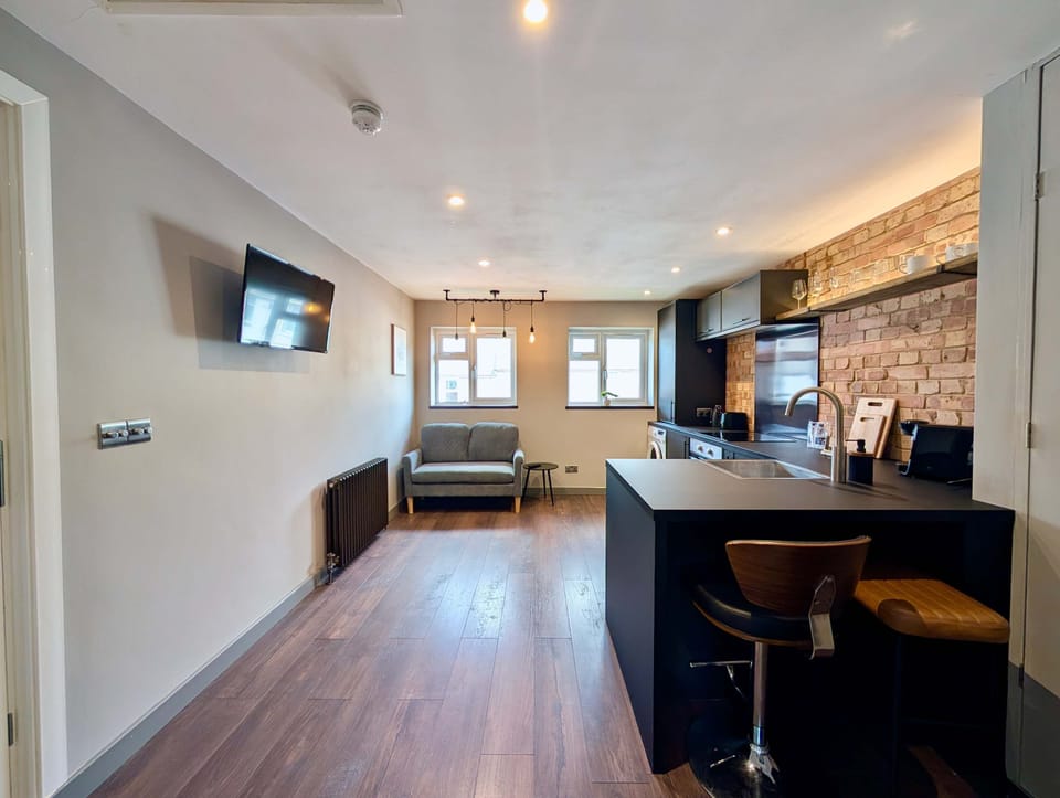 House | 1 bedroom, desk, Internet