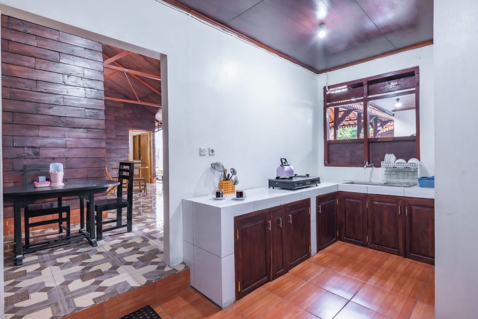 Villa, 5 Bedrooms | Shared kitchen | Shared fridge