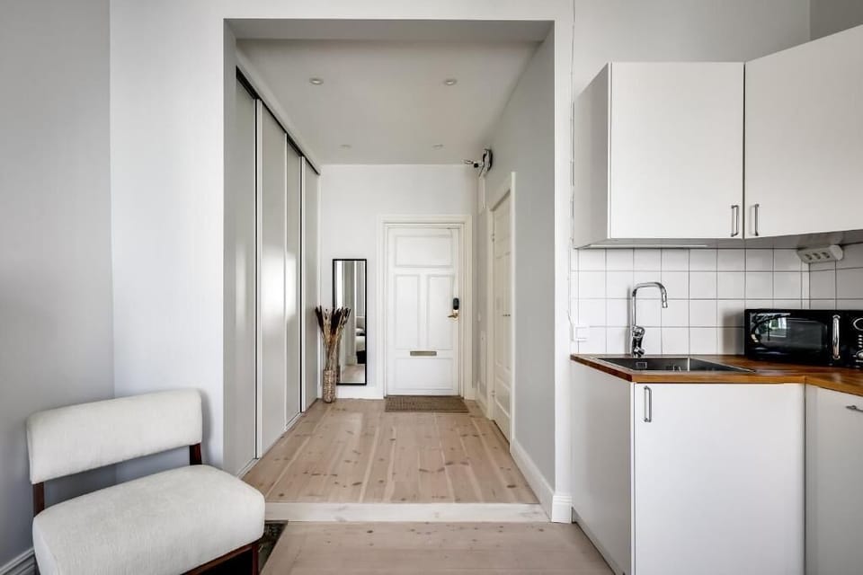 Deluxe Apartment, City View | Interior