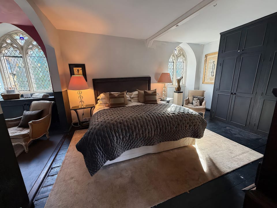4 bedrooms, individually decorated, individually furnished, free WiFi