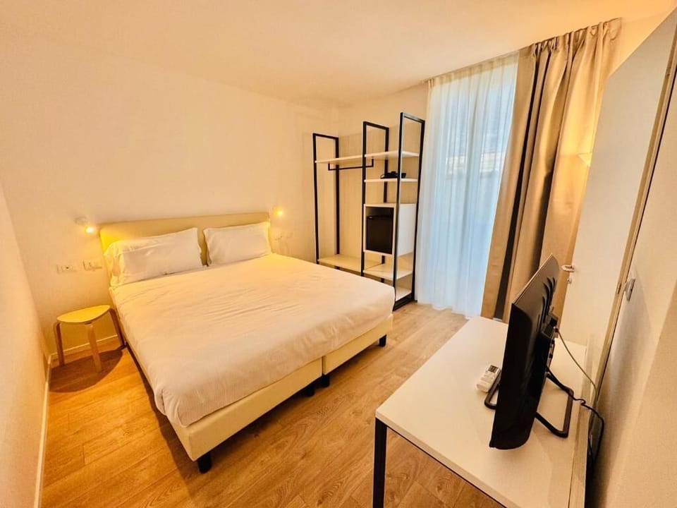 Deluxe Double or Twin Room, Balcony
