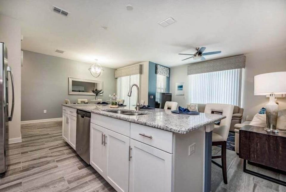 Townhome, 4 Bedrooms | Private kitchen | Coffee/tea maker, fridge, oven, toaster