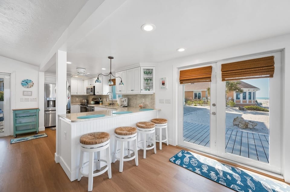 House, 4 Bedrooms | Private kitchen