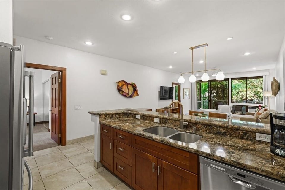 Condo, 2 Bedrooms | Interior