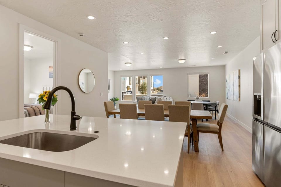Townhome, 5 Bedrooms | Interior