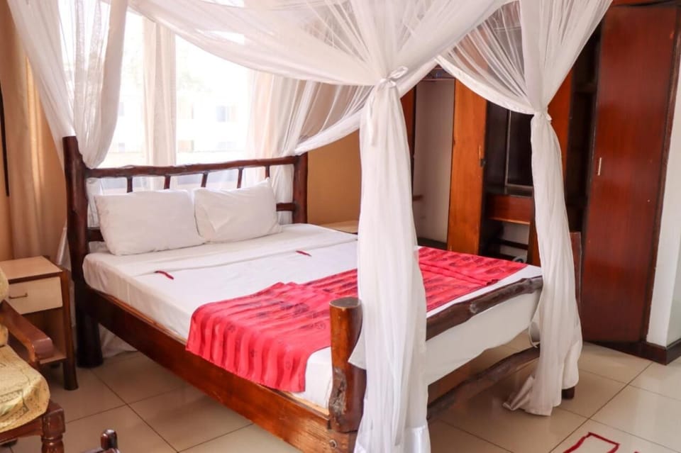 Standard Single Room | Free WiFi, bed sheets