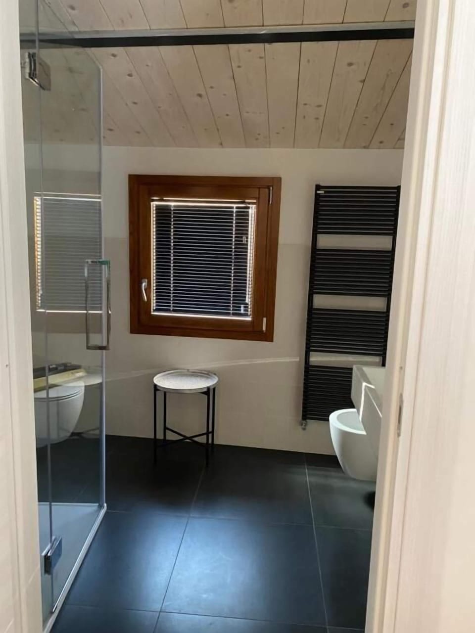 Deluxe Room, City View | Bathroom