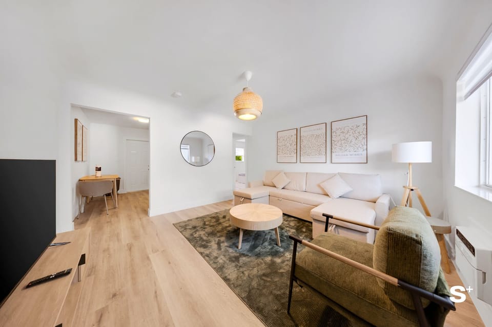 Apartment | Living area | TV