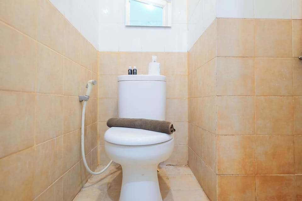 Standard Studio | Bathroom