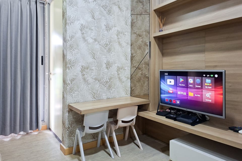 Standard Apartment | Television