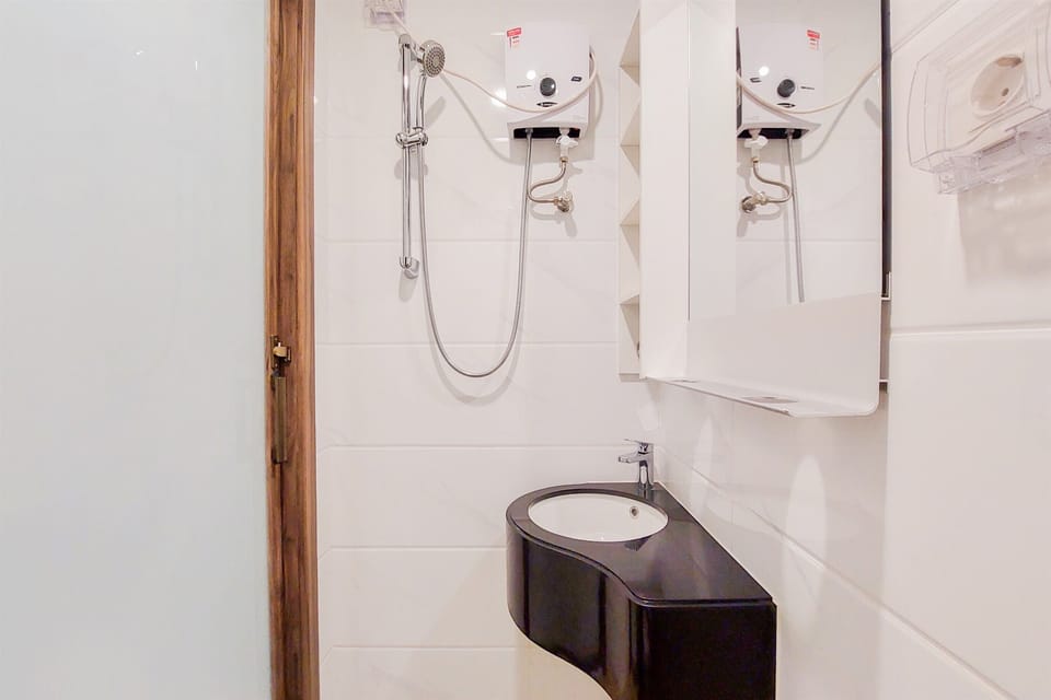 Standard Studio | Bathroom