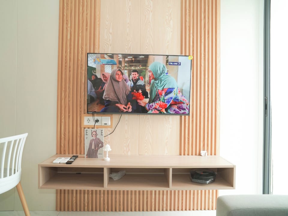 Standard Apartment | Television