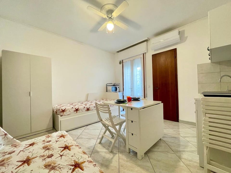 Studio, Multiple Bedrooms, Balcony | Interior