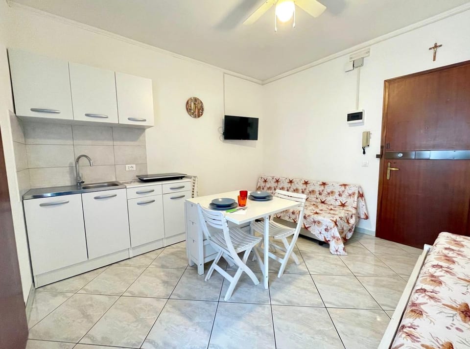 Studio, Multiple Bedrooms, Balcony