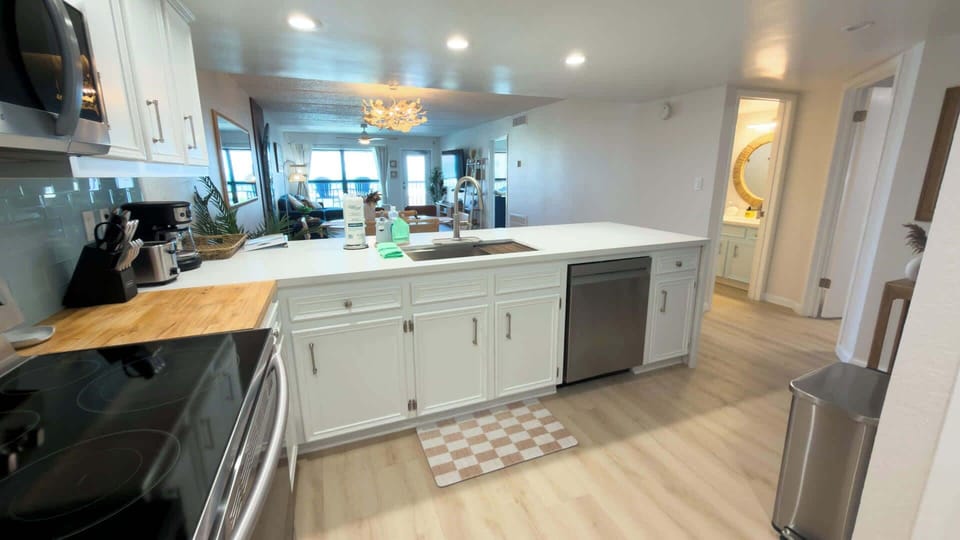 Apartment, Multiple Beds, Balcony, Ocean View (Saida III - 603) | Private kitchen