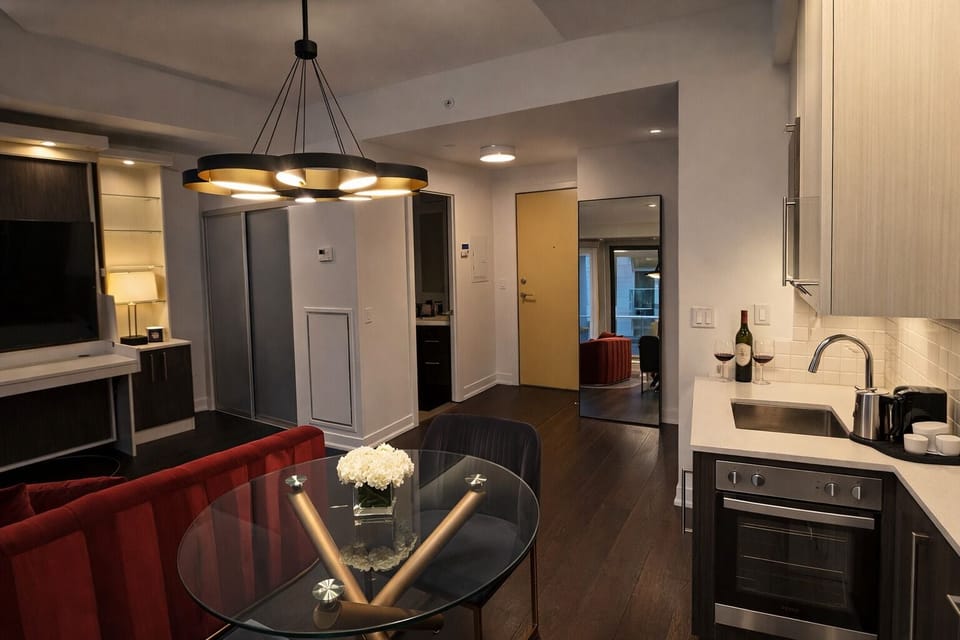 Signature Studio Suite, City View | WiFi (free), bed sheets