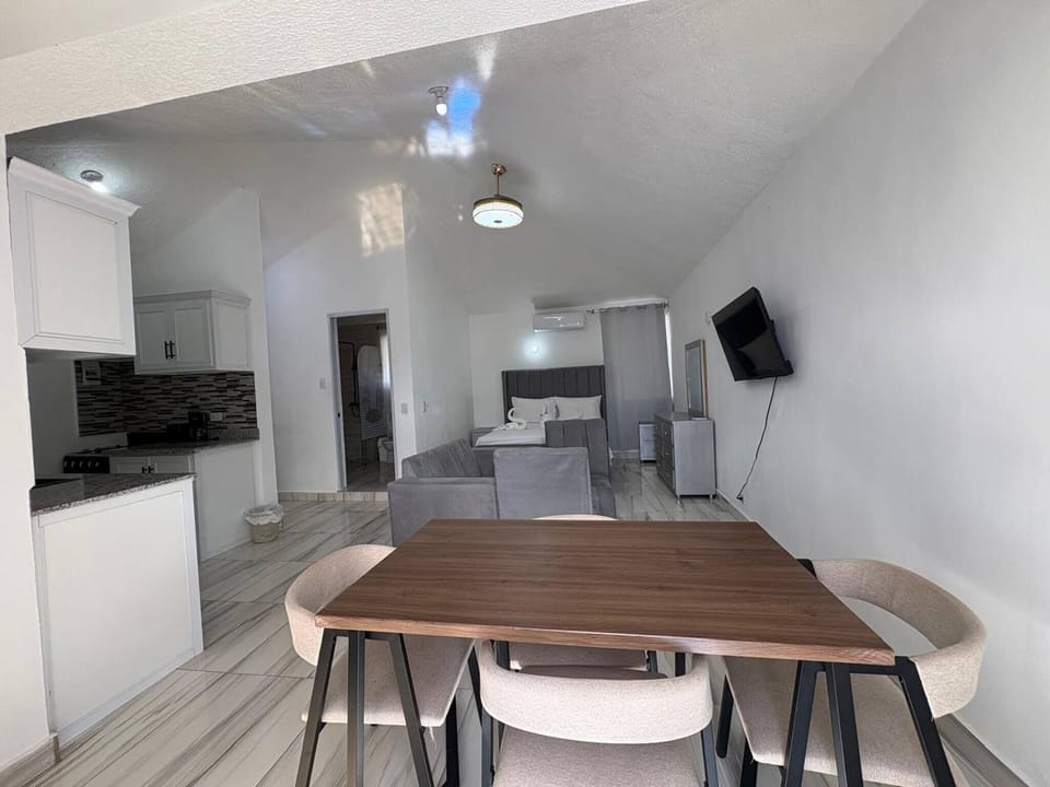 Apartment, 1 Bedroom, Patio | Dining