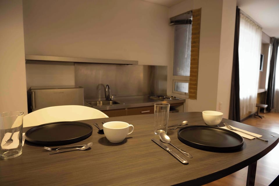 Fridge, cookware/dishes/utensils