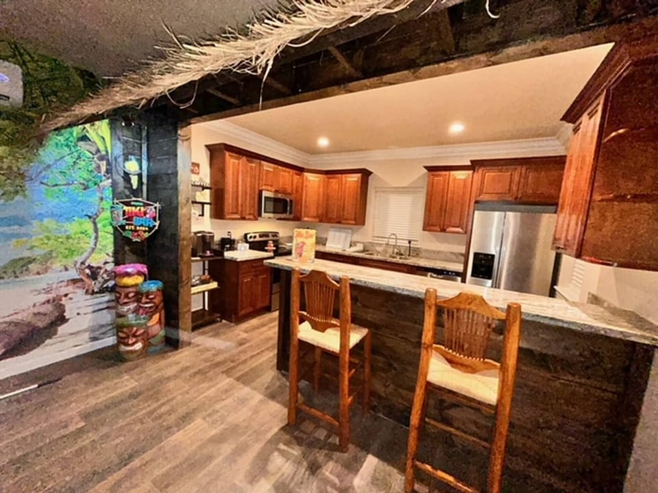 House, 2 Bedrooms | Private kitchen
