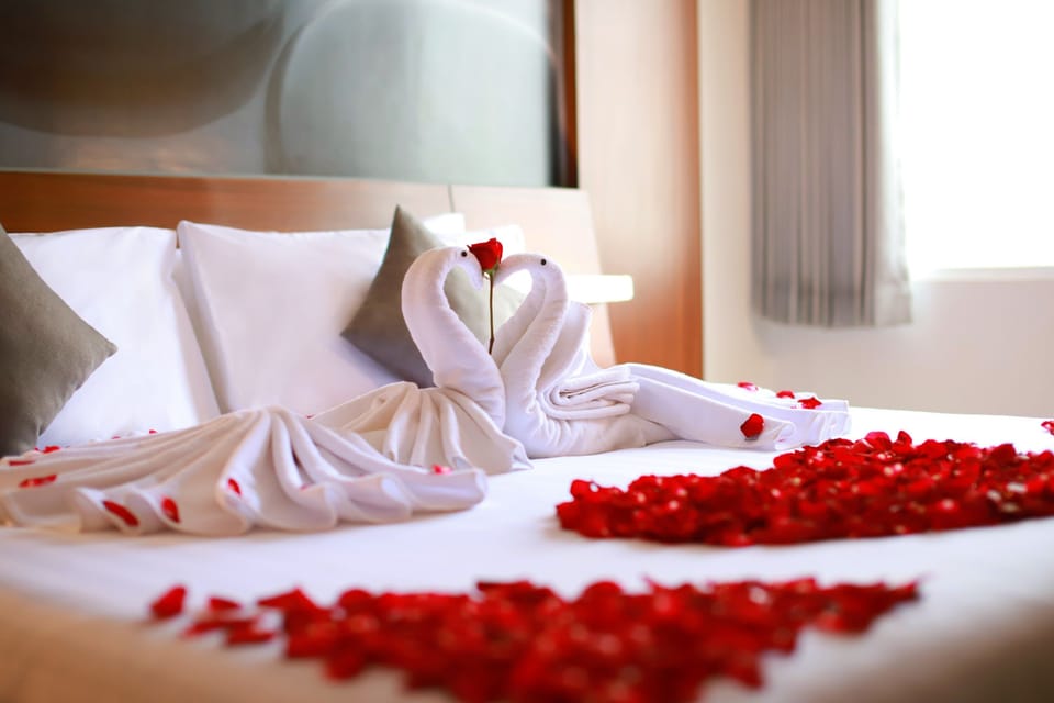 Junior Suite | In-room safe, desk, soundproofing, iron/ironing board (on request)