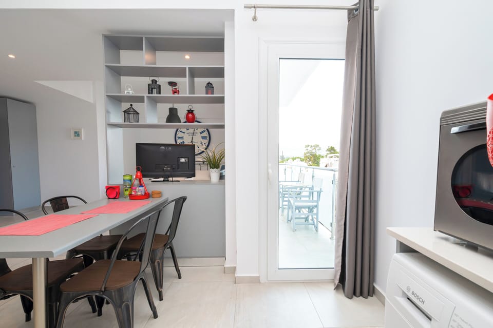 Family Studio | Private kitchenette