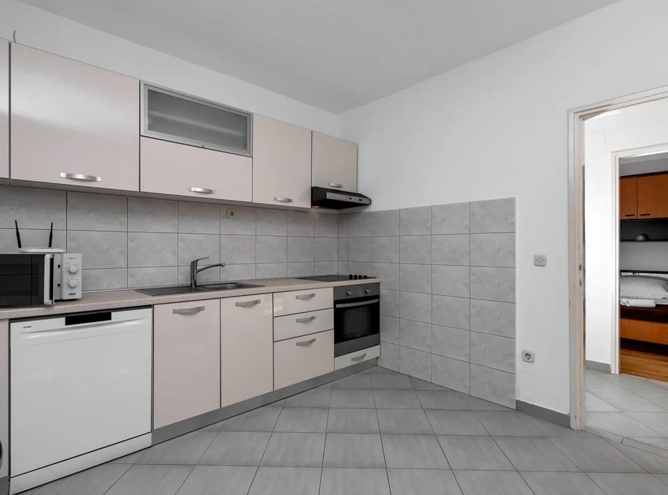 House (Three Bedroom Holiday Home with Sea V) | Private kitchen