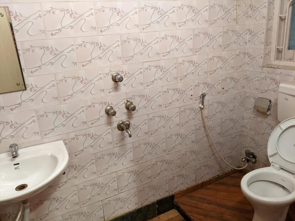 Comfort Shared Dormitory, Balcony | Bathroom | Shower, towels