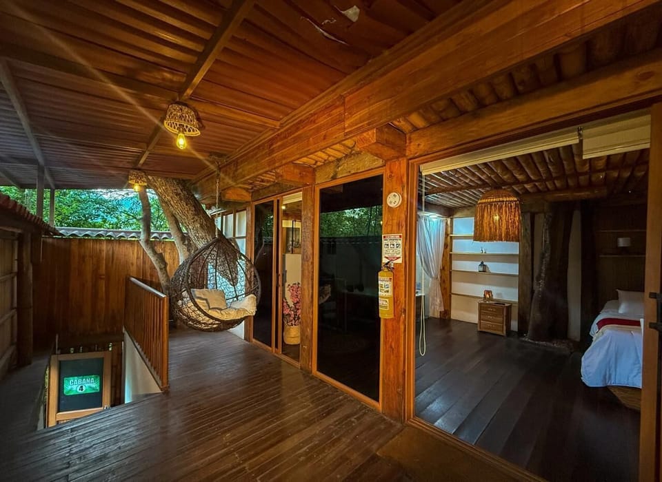 Superior Cabin | Free WiFi, bed sheets