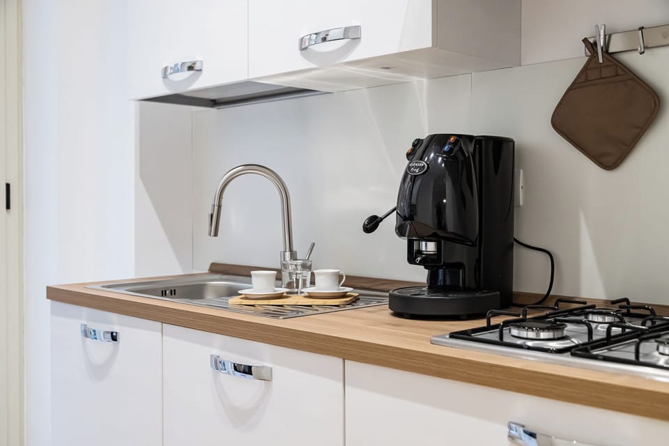Classic Condo, City View | Private kitchen