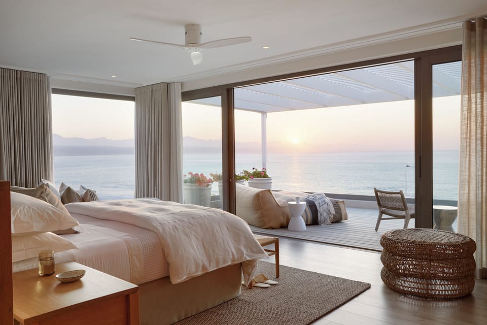 Signature Room | In-room safe, blackout drapes, free WiFi