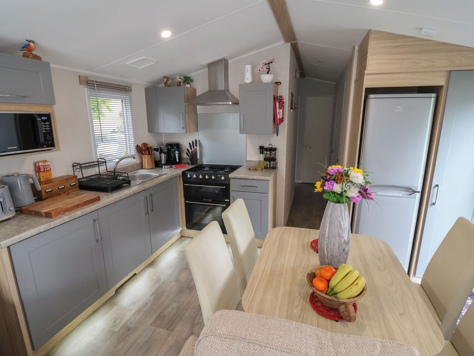 Cottage | Private kitchen | Cookware/dishes/utensils