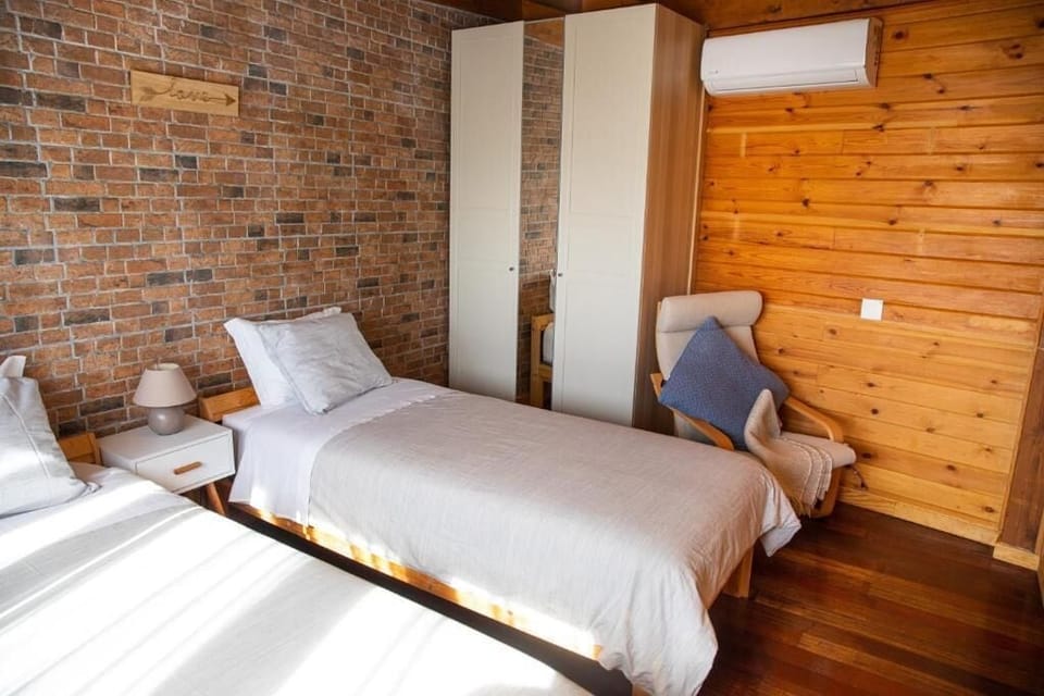 Suite, Bay View