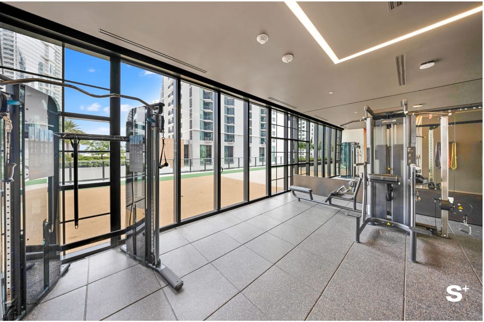 Downtown 1-BD Condo With City Views Apartment in Miami