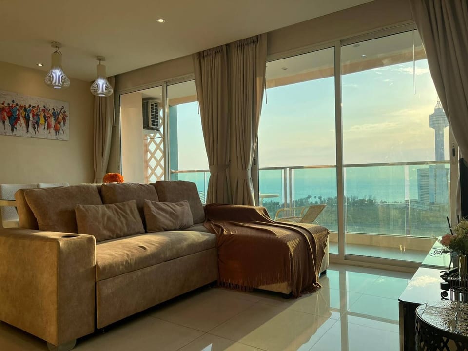 Apartment, 2 Bedrooms, Accessible | Living area