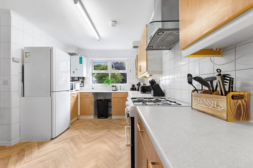 House | 3 bedrooms, desk, Internet