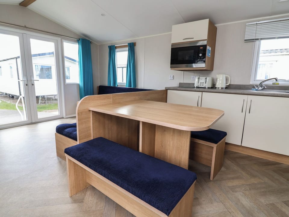 Cottage | Private kitchen | Cookware/dishes/utensils